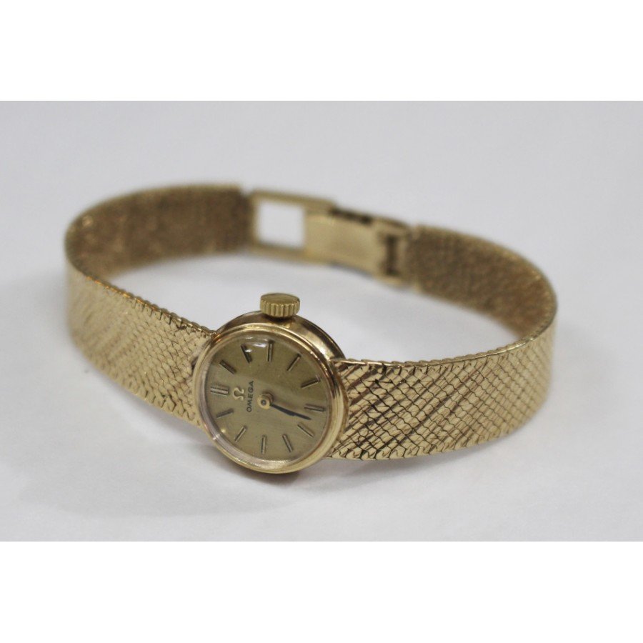 Vintage 1960 s 9ct Gold Omega Ladies Wristwatch